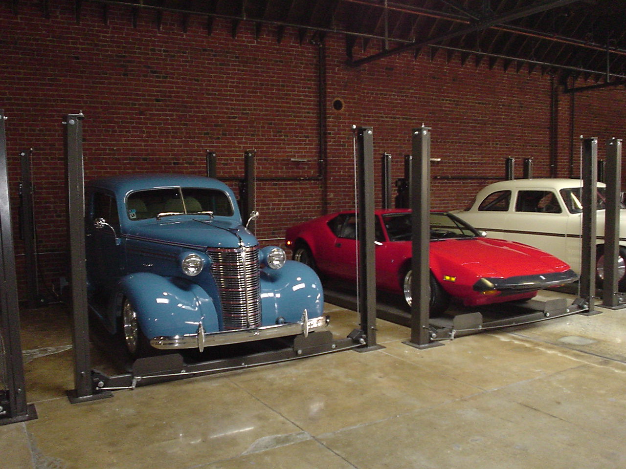 AUTOMOBILE CAR VEHICLE AUTO STORAGE GARAGE SELF-STORAGE NEW JERSEY